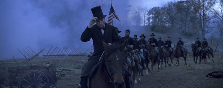 دنیل دی لوئیس در نقش ابراهام لینکلن در نمایی از لینکلن