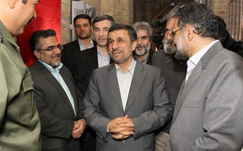 نامه بی‌سلام احمدی نژاد به شمقدری: قفل خانه سینما را باز کنید!