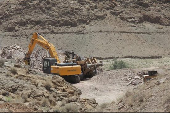 راهسازی در کوه بافق هرگز متوقف نشده است! راهسازی در کوه بافق هرگز متوقف نشده است!