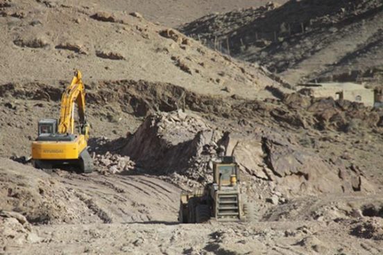 راهسازی در کوه بافق هرگز متوقف نشده است! راهسازی در کوه بافق هرگز متوقف نشده است!