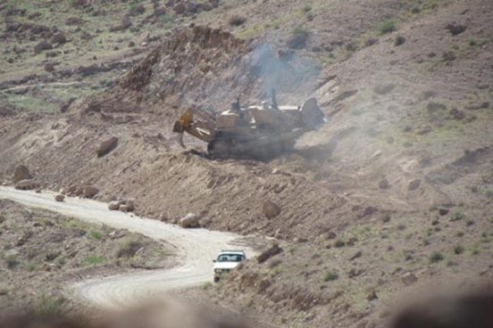 راهسازی در کوه بافق هرگز متوقف نشده است! راهسازی در کوه بافق هرگز متوقف نشده است!