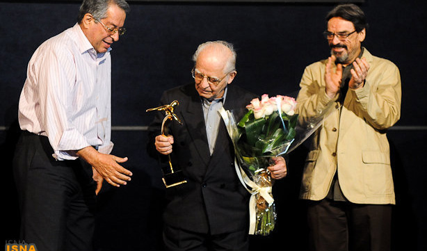 اجرای تاریخی حسین دهلوی را تماشا کنید