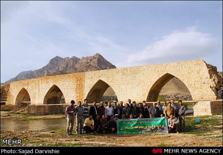 بنایی که در حسرت وعده ها بنایی که در حسرت وعده ها