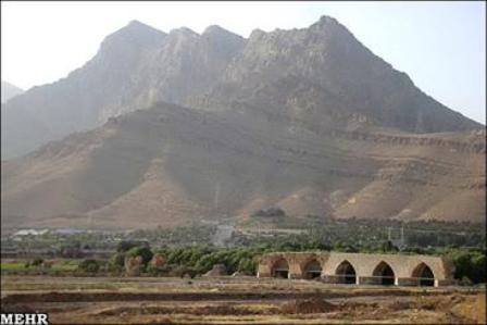 بنایی که در حسرت وعده ها بنایی که در حسرت وعده ها