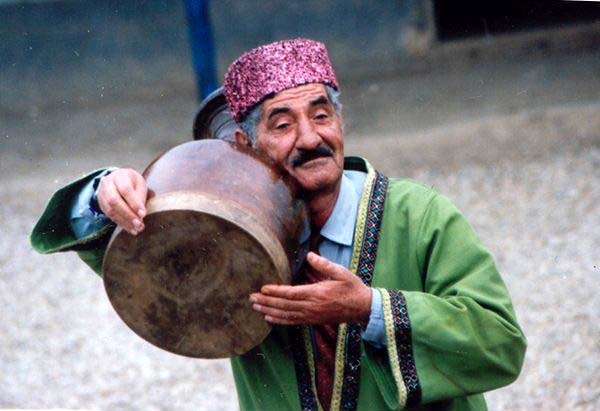 یک اداره کل برای تسلیت گفتن به هنرمندان، زیادی نیست؟!
