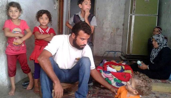 مرد فلسطینی فرزندانش را حراج کرد