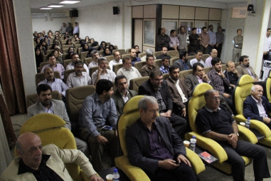 گزارشی از مسابقات فوتبال دستی به مناسبت دفاع مقدس گزارشی از مسابقات فوتبال دستی به مناسبت دفاع مقدس