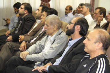 گزارشی از مسابقات فوتبال دستی به مناسبت دفاع مقدس گزارشی از مسابقات فوتبال دستی به مناسبت دفاع مقدس