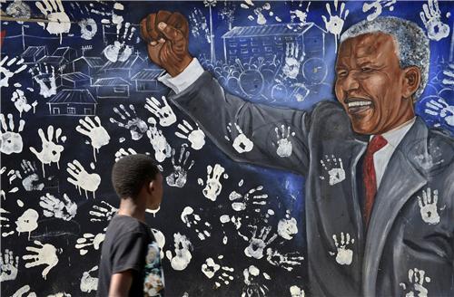 فیلم: آنچه از نلسون ماندلا تاکنون ندیده‌اید؛ زندانی شماره 46664