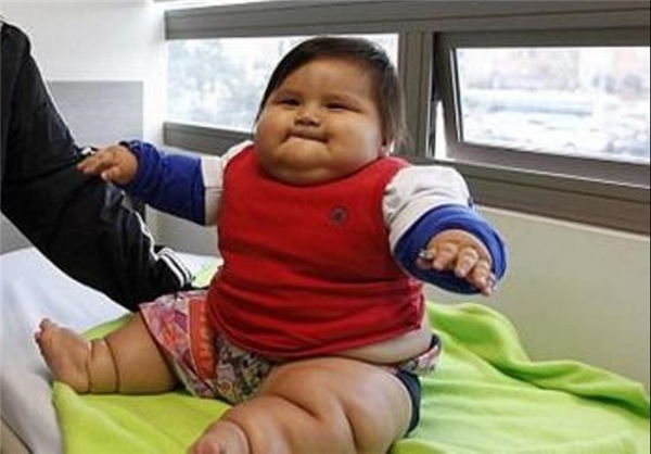 چاق‌ترین کودک 8 ماهه جهان لاغر می‌کند+تصاویر