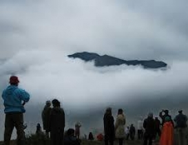 آیا این ۱۵۰ نماینده مجلس، سخنان رهبری را شنیدند؟!