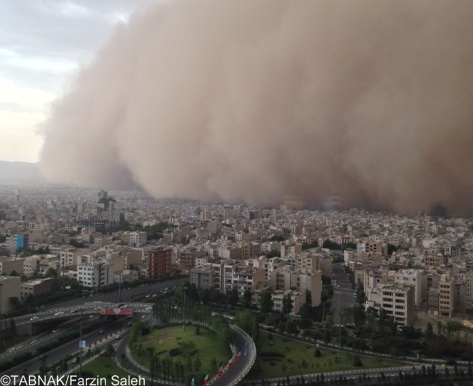 طوفان تهران از ارتفاع برج میلاد