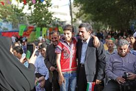 خلوت احمدي‌نژاد در نارمك و وليعصر