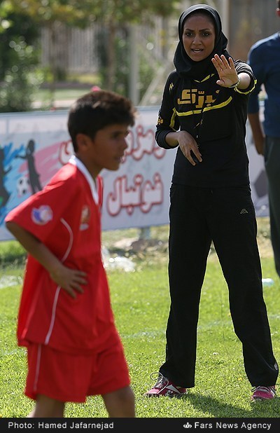 داور زن برای فوتبال پسران در ایران