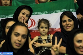 حضور زنان در ورزشگاه؛ تصویب این قانون دست مخالفان را می‌بوسد!
