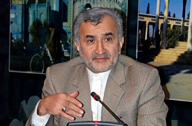 تقدیراز معاون بنیاد سعدی در انجمن روابطعمومی تقدیراز معاون بنیاد سعدی در انجمن روابطعمومی