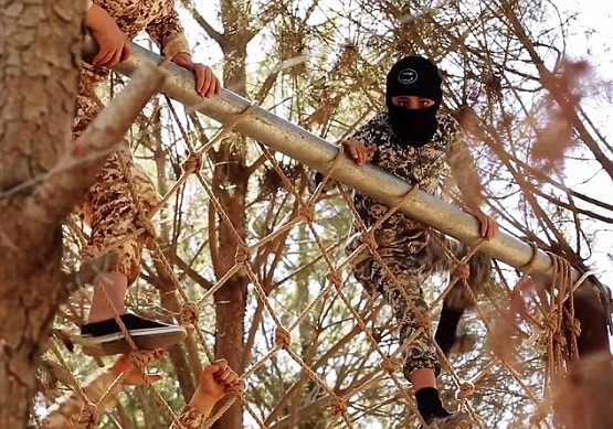 چگونه داعش کودکان را به تروریست تبدیل می کند؟
