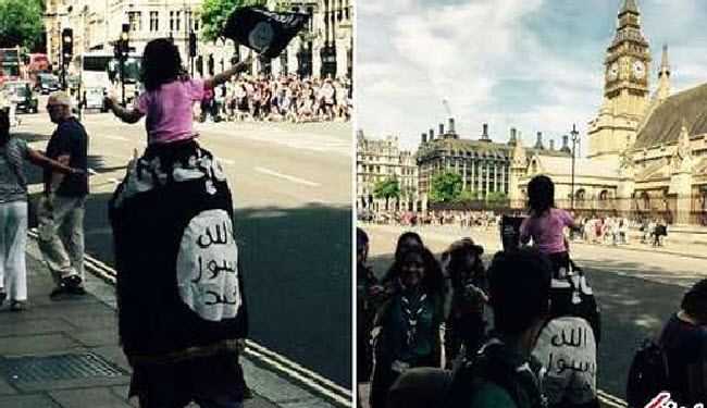 گردش با پرچم داعش مقابل پارلمان انگلیس