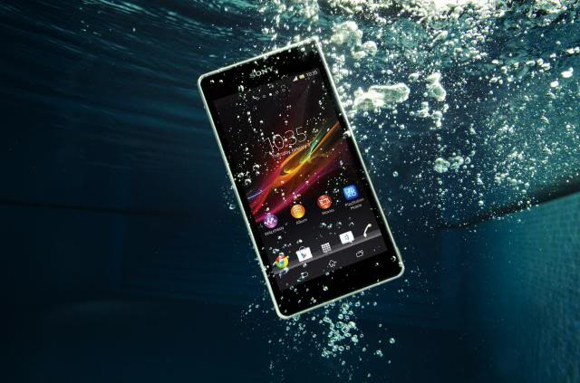 از گوشی های هوشمند سونی به هیچ وجه زیر آب استفاده نکنید