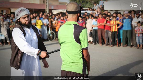 شلاق زدن جوان عراقی توسط داعش