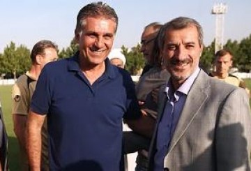 توپخانه مربیان داخلی آماده آتش به مواضع مرد پرتغالی توپخانه مربیان داخلی آماده آتش به مواضع مرد پرتغالی