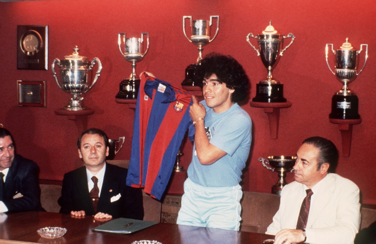 25 تصویر خاطره انگیز از مارادونا در55سالگی اعجوبه