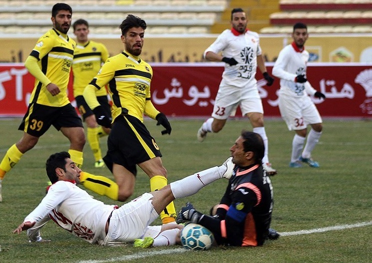 سپاهان پیروزی را از دست داد/ فولاد از شکست گریخت