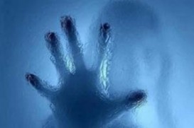 دام شیطانی سه پسر برای دختری در لاین
