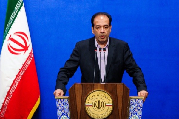 برای عملیاتی شدن اقتصاد مقاومتی ابتدا باید دولت بدنه خود را کوچک کرده و از بنگاه&zwnj;داری خارج شود تا به وظایف اصلی&zwnj;اش برسد