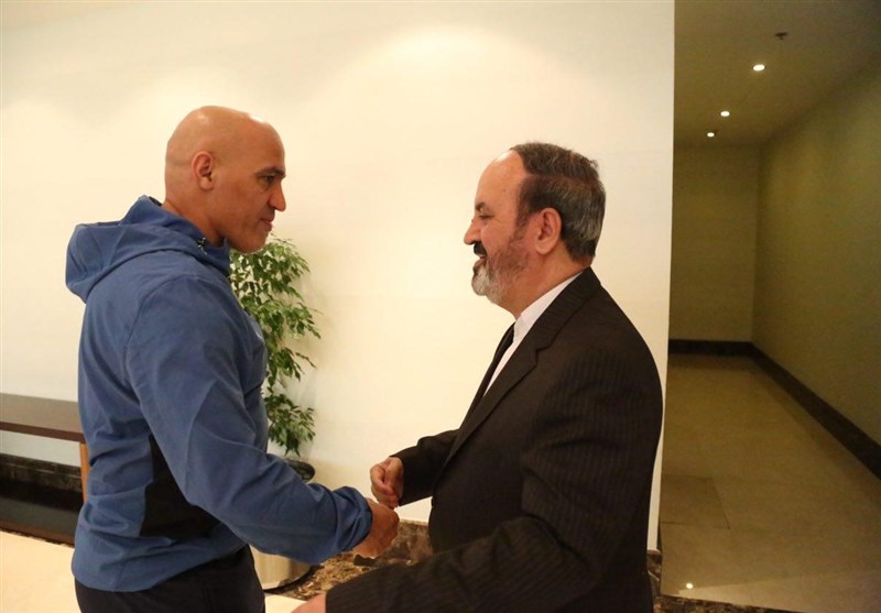 زمانی:اگرمنصوریان بتواند برکنارم کنددستش را می بوسم/جلوی قلدرها ایستادم زمانی:اگرمنصوریان بتواند برکنارم کنددستش را می بوسم/جلوی قلدرها ایستادم