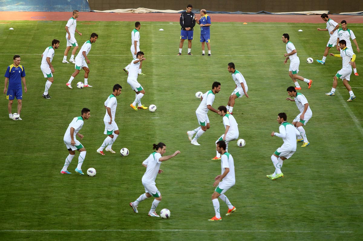 گزارش تمرین تیم ملی:منتظری مترجم جدیدتیم کی‌روش/دستیاران ایرانی نیامدند!