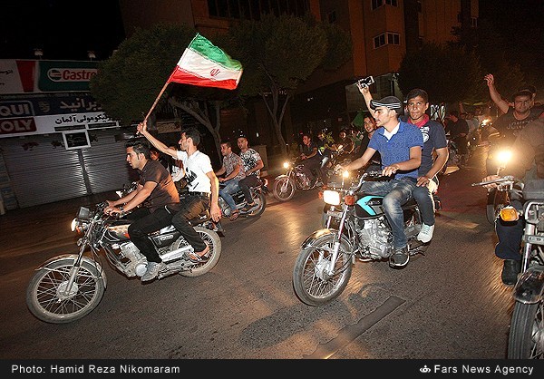 شادی موتورسواران ذوب‌آهنی در اصفهان