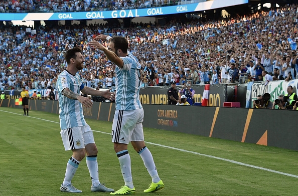 آرژانتین با شاهکارهای هیگواین و مسی، به نیمه نهایی رسید