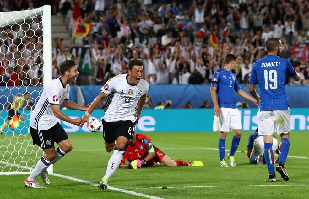 دقیقه 84 / آلمان 1 - ایتالیا 1 / لاجوردی با پنالتی به بازی و جام برگشت