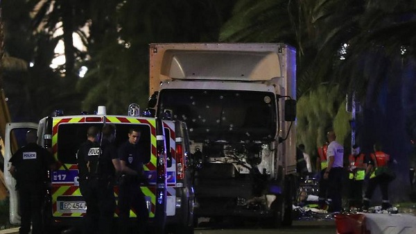 بیش از ۶۰ کشته در جریان حمله یک کامیون به مردم در فرانسه