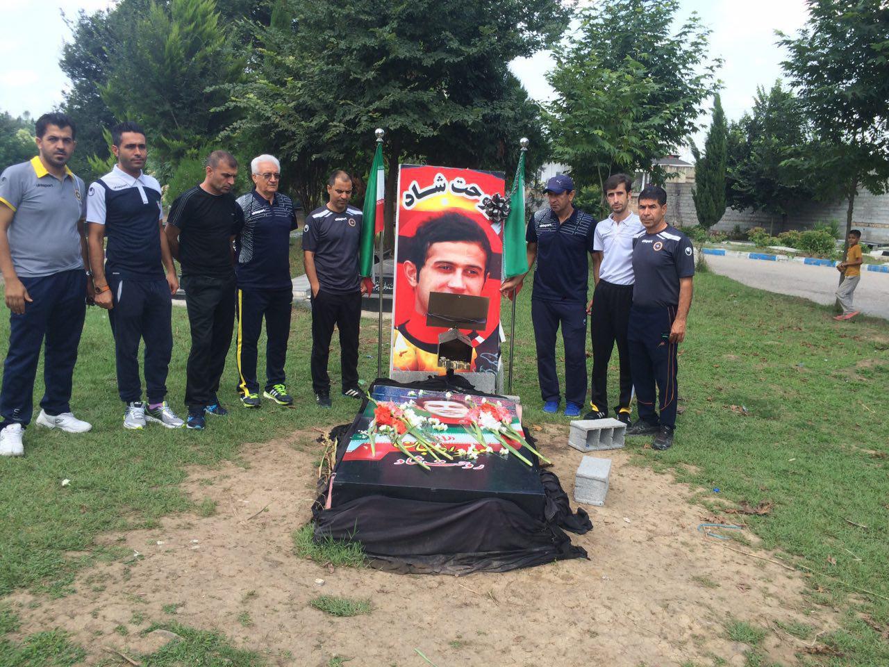 کادر فنی سپاهان بر مزار اولادی کادر فنی سپاهان بر مزار اولادی