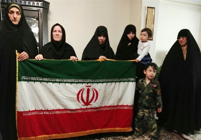 اهدای پرچم ایران به پرچمدار کاروان پارالمپیک ایران