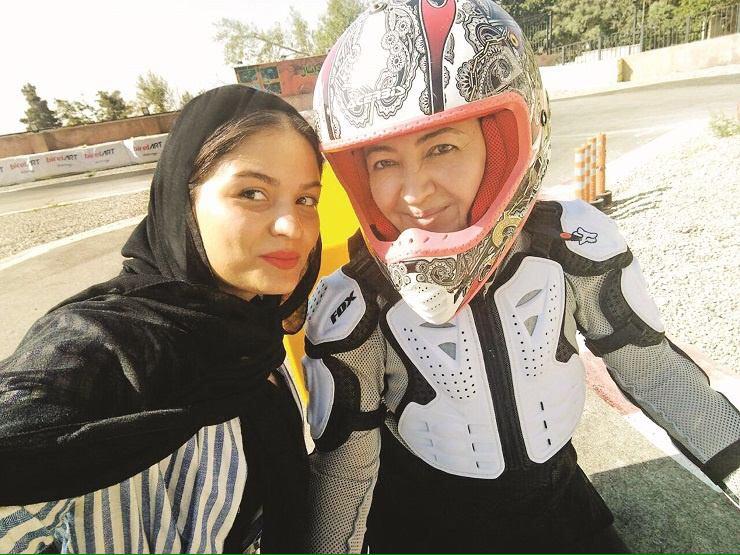 موتورسواری ستاره زن سینمای ایران با مربی خصوصی
