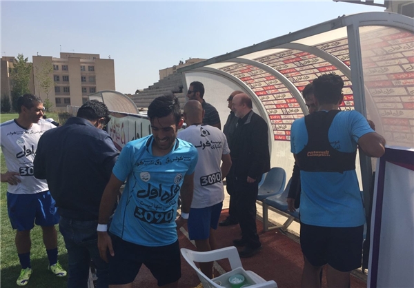 منصوریان افتخاری را تحویل گرفت