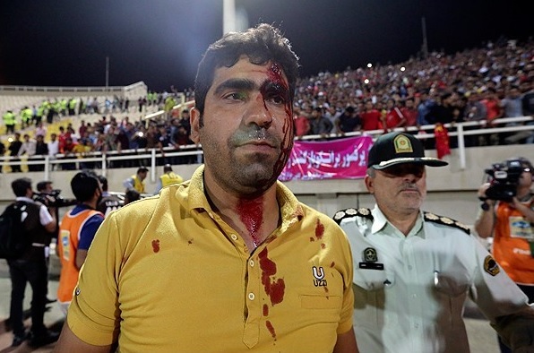 تصاویر دلخراش از درگیری خونین در بازی پرسپولیس