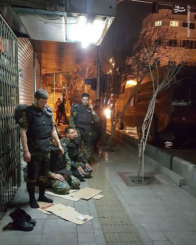 کادوی کریسمس عجیب که هرگز باز نمیشود کادوی کریسمس عجیب که هرگز باز نمیشود