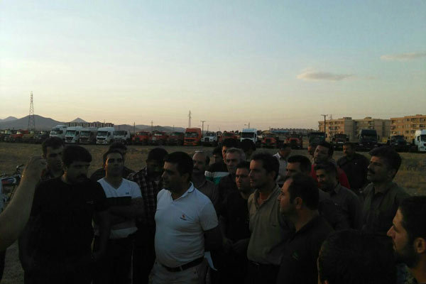 از اعتراض کامیون داران به اشکالات سیستم حمل و نقل تا حکم زندان برای معترضان