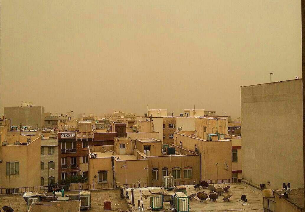 طوفان شدید با سرعت 70 کیلومتر در تهران