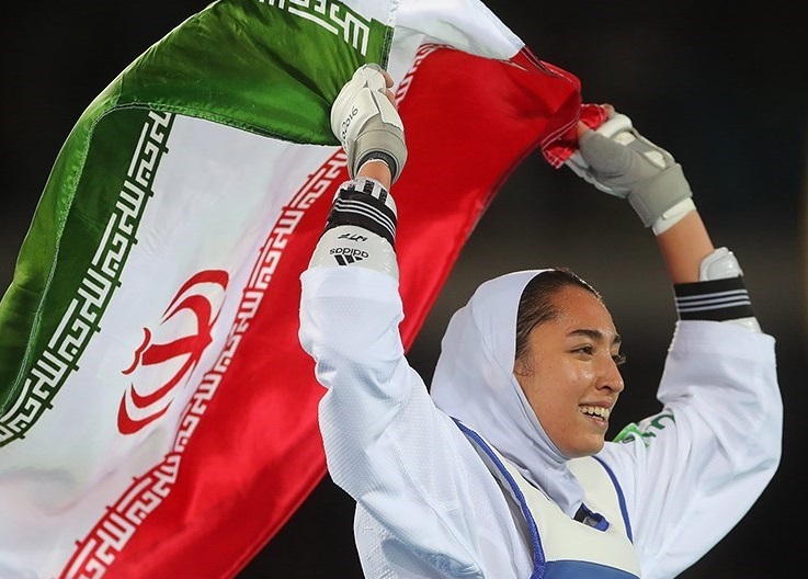 بانوی ایرانی پرچم‌دارمسابقات تکواندوی قهرمانی جهان شد