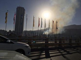 آتش سوزی گسترده در محله اوین تهران
