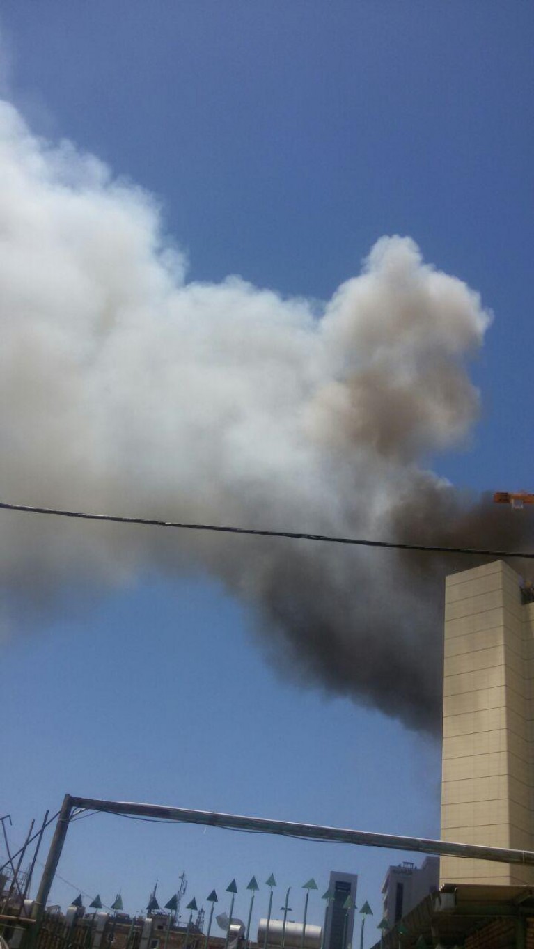 یک هتل در حال ساخت در مشهد آتش گرفت + تصاویر