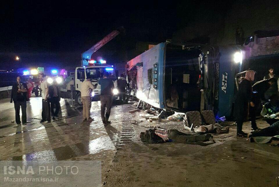 اولین تصویر از واژگونی اتوبوس در جاده سوادکوه