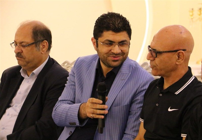 درگیری فیزیکی مالک باشگاه لیگ برتری باسرمربی! درگیری فیزیکی مالک باشگاه لیگ برتری باسرمربی!