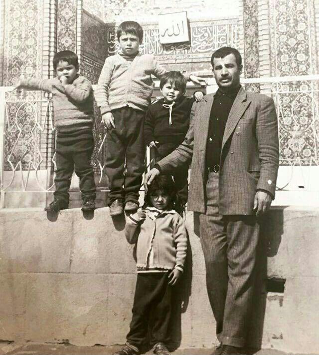 عکس جدید از دوران بچگی علی دایی کنار پدر و برادران عکس جدید از دوران بچگی علی دایی کنار پدر و برادران