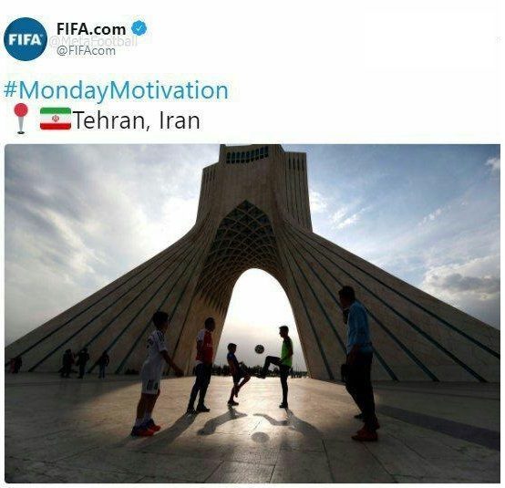 تصویر زیبای فیفا از فوتبال کنار برج میدان آزادی تصویر زیبای فیفا از فوتبال کنار برج میدان آزادی
